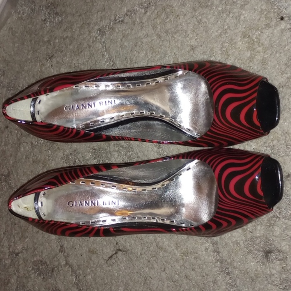 Heels never worn